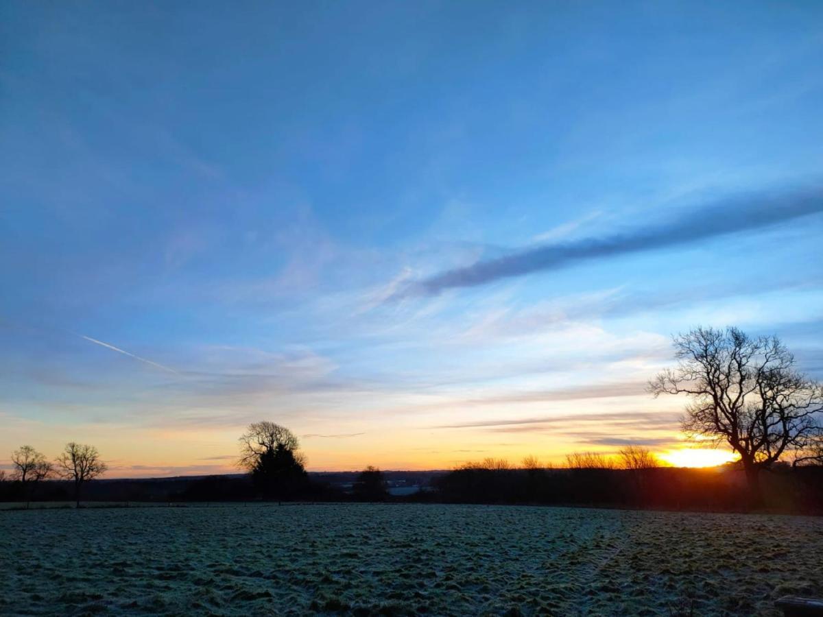 Milberry Green Meadows Warlingham Экстерьер фото