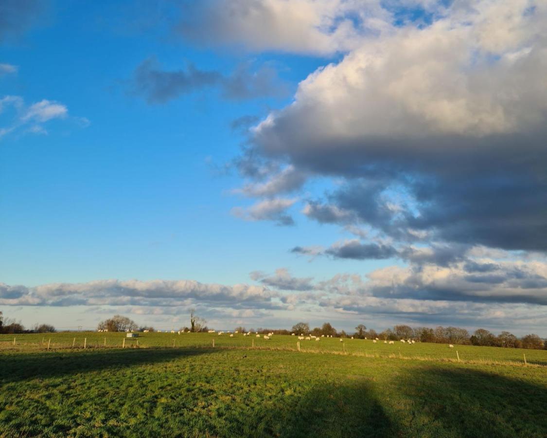 Milberry Green Meadows Warlingham Экстерьер фото