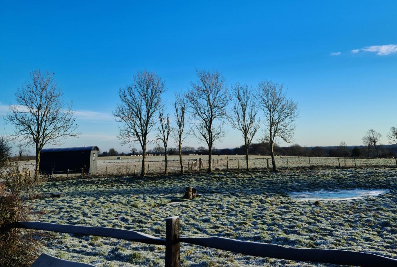 Milberry Green Meadows Warlingham Экстерьер фото
